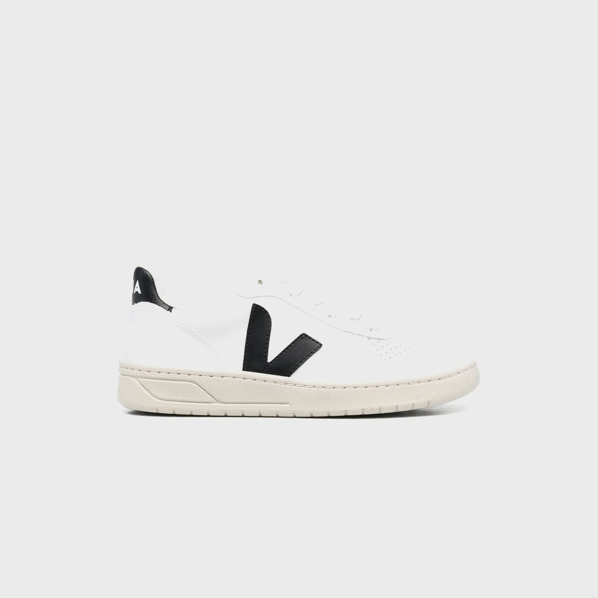 Veja Wmns V-10 Extra White / Black Gum Sole Embroidered Material