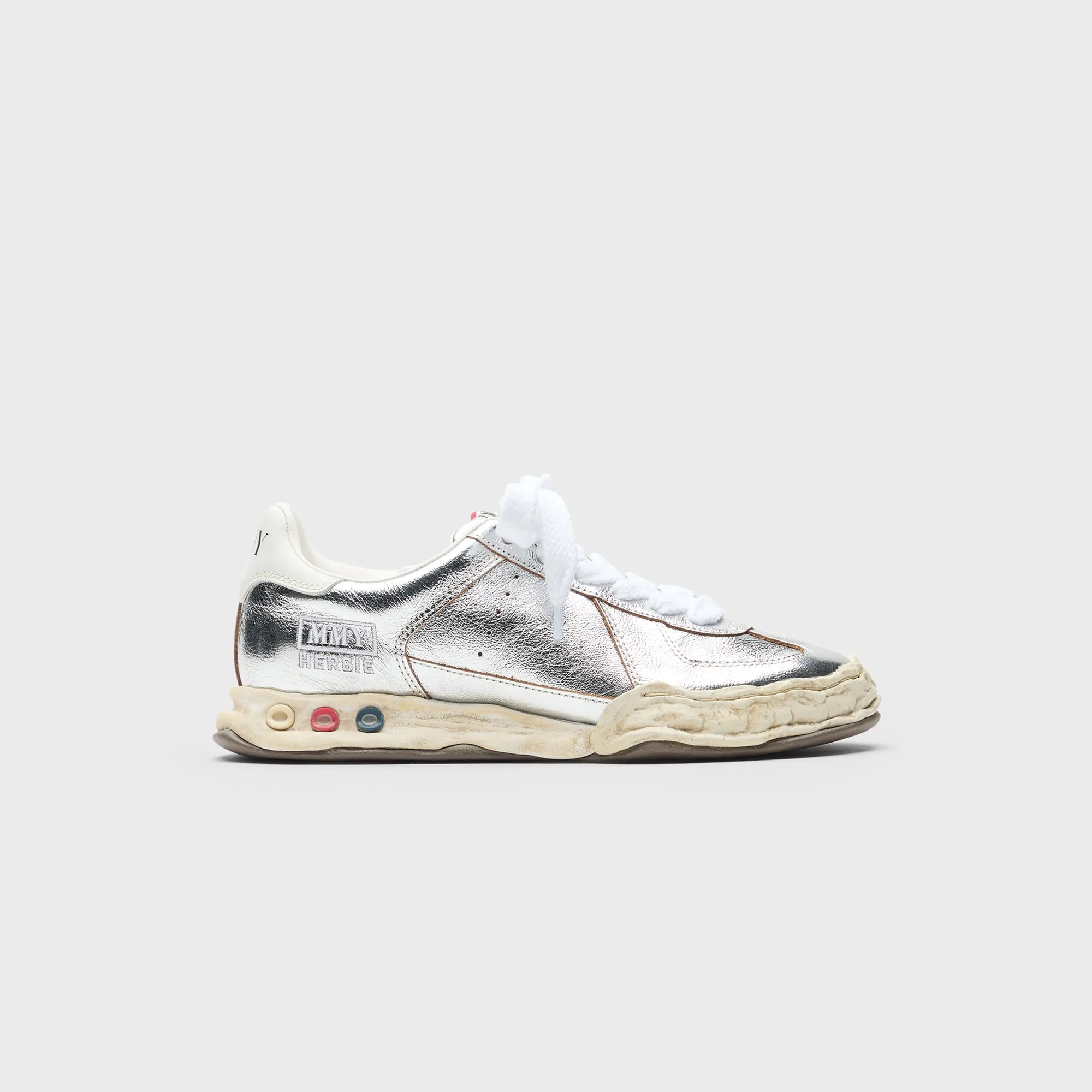 No Limits, Just Style Mihara Yasuhiro Herbie Original Sole Wrinkled Leather Low Top Sneaker - Silver