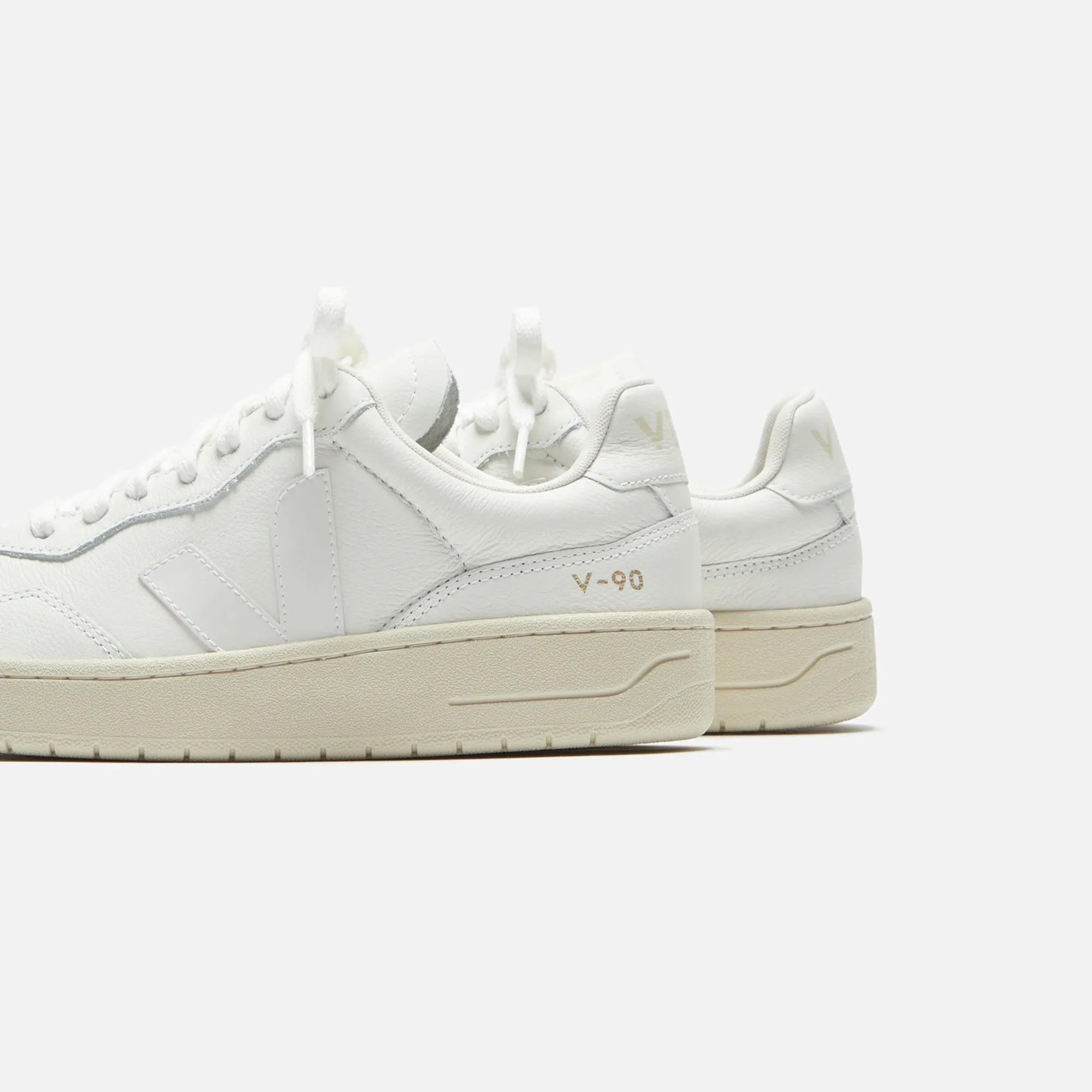 Comfortable Nose Veja Wmns V-90 - Extra White
