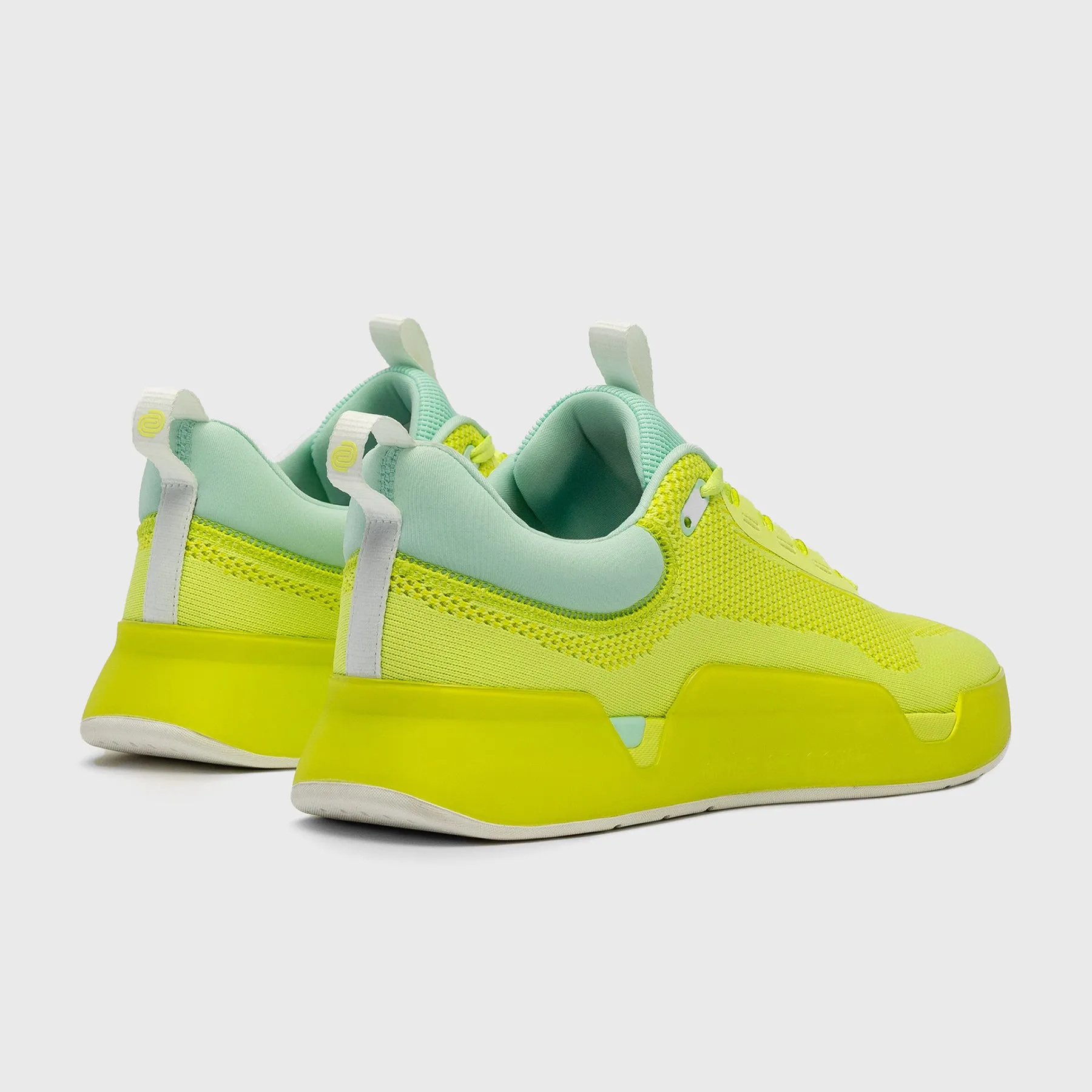 While On Earth - Men'S Move Trainer - Citrus/Salt Hook