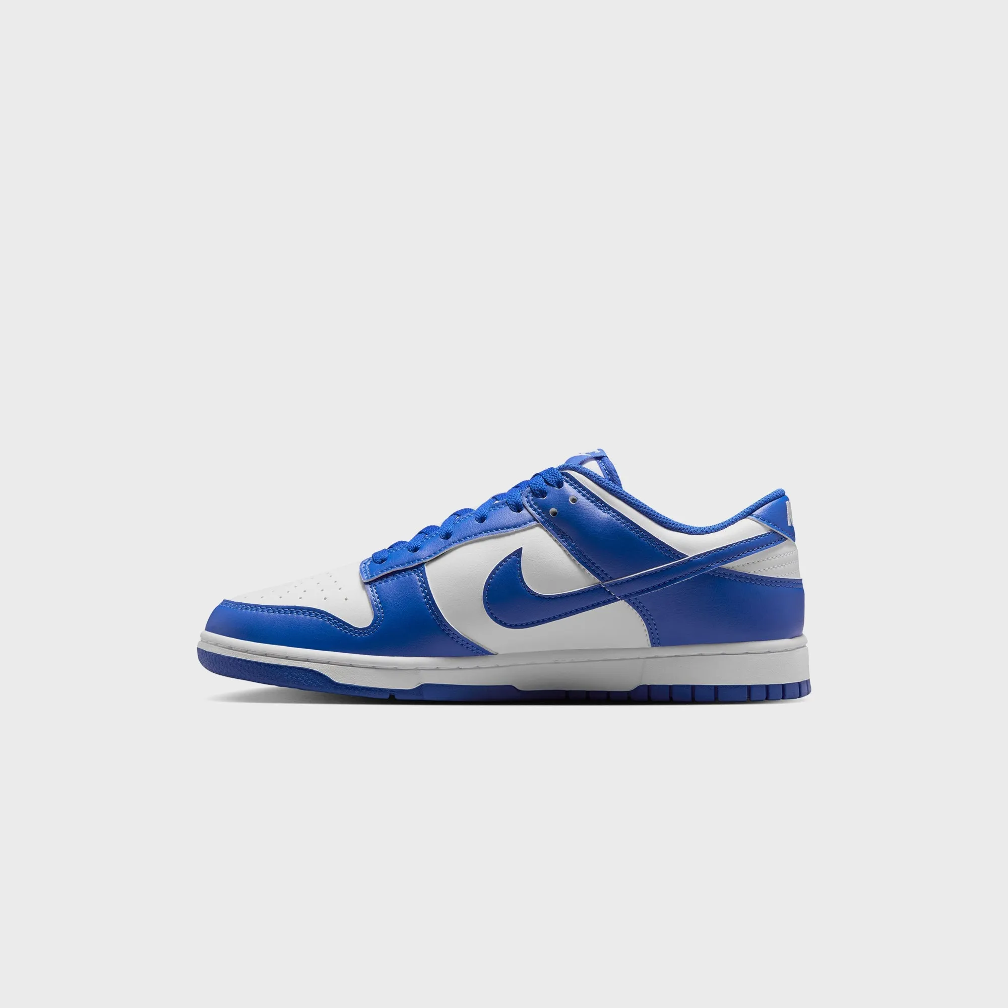 Nike Dunk Low Retro - White / Hyper Royal Comfort Controlling