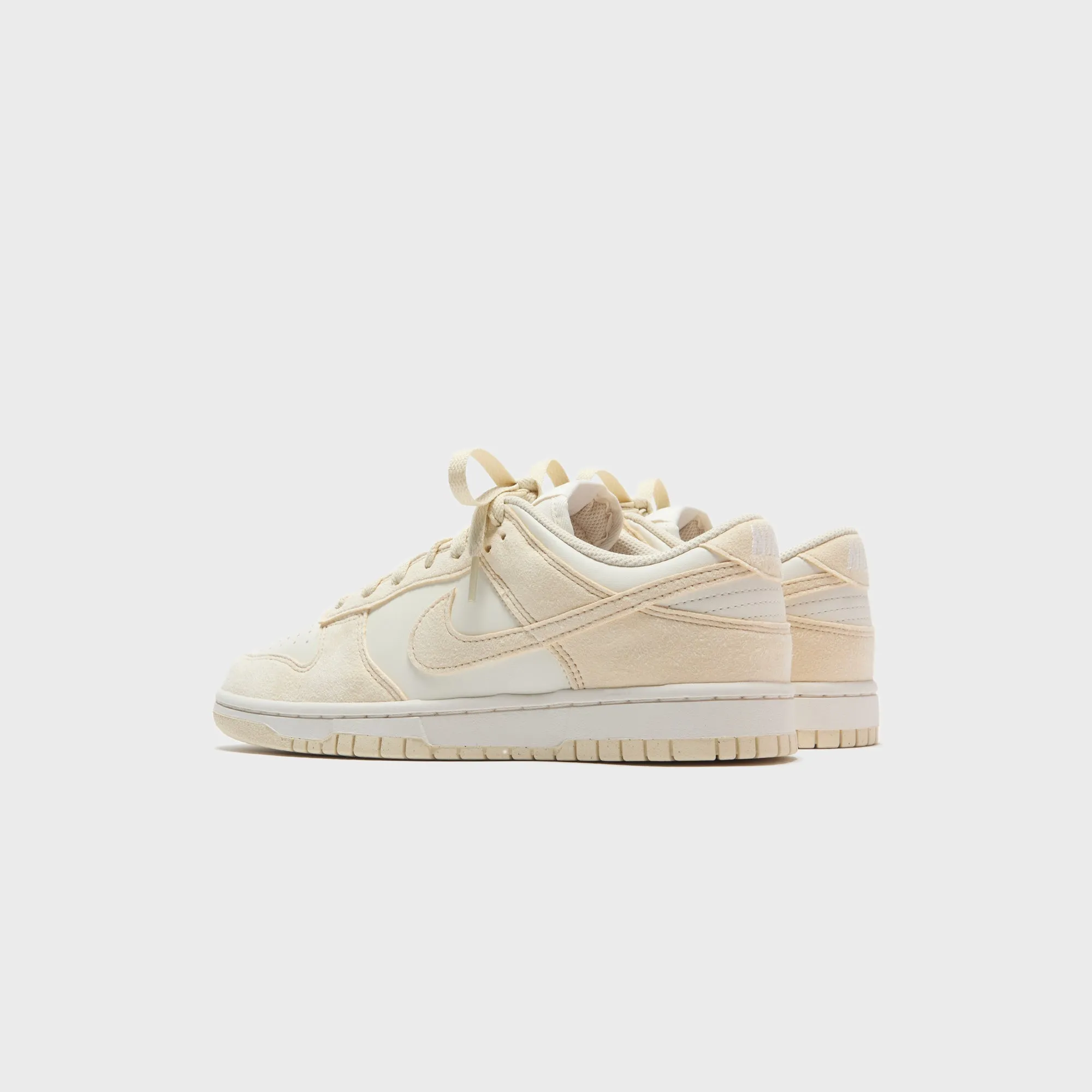 Nike Wmns Dunk Low - Soft Pearl / Beach / Pale Ivory / White Multi Faceted Functionality