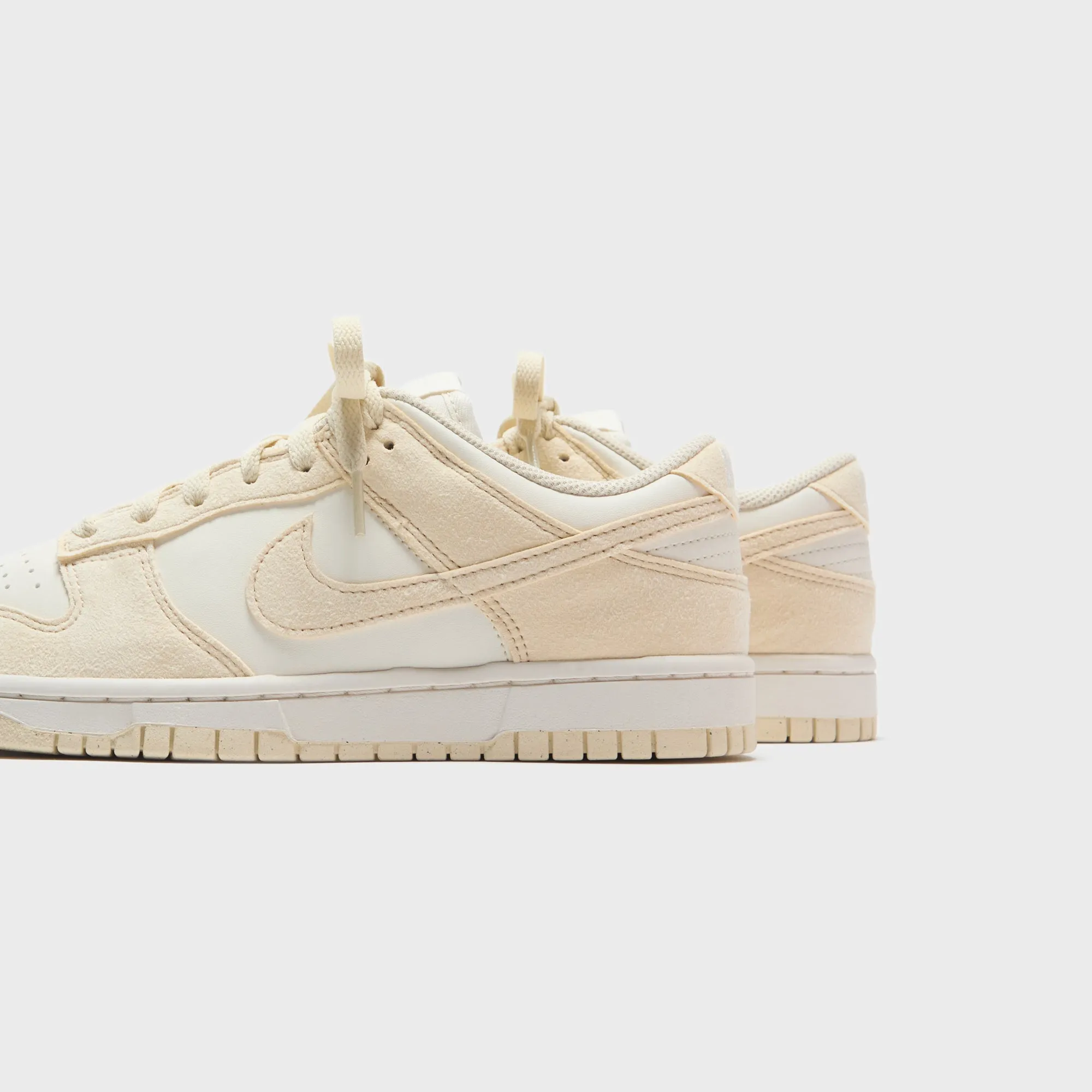 Traction Specification Unisized Nike Wmns Dunk Low - Soft Pearl / Beach / Pale Ivory / White