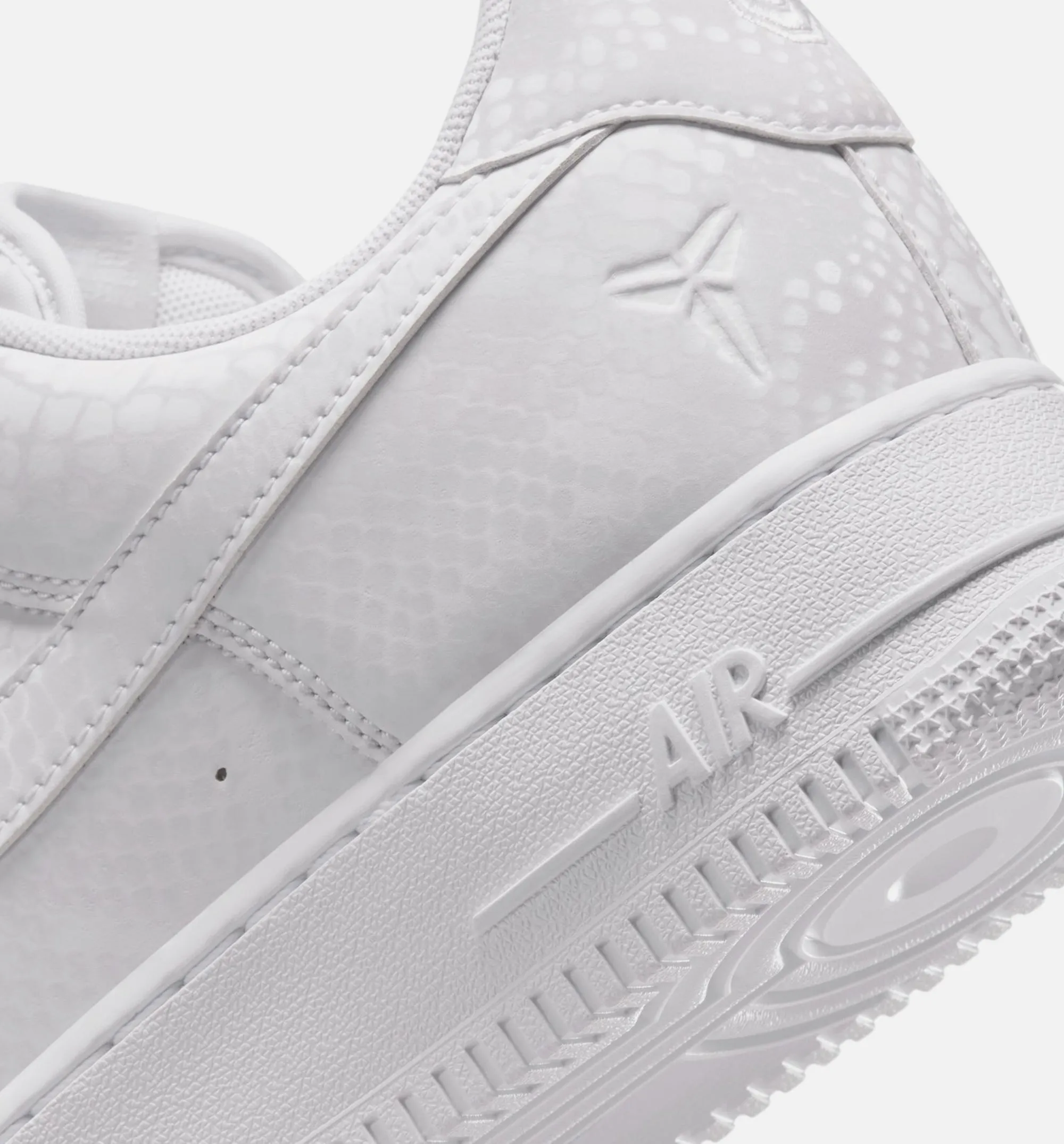 Slip-On Slip-On Durability Design Documentation Kobe Bryant X Air Force 1 Mamba Mentality Mens Lifestyle Shoe - White/White