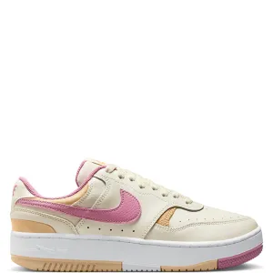 Nike Women'S Gamma Force Performance Oriented Design